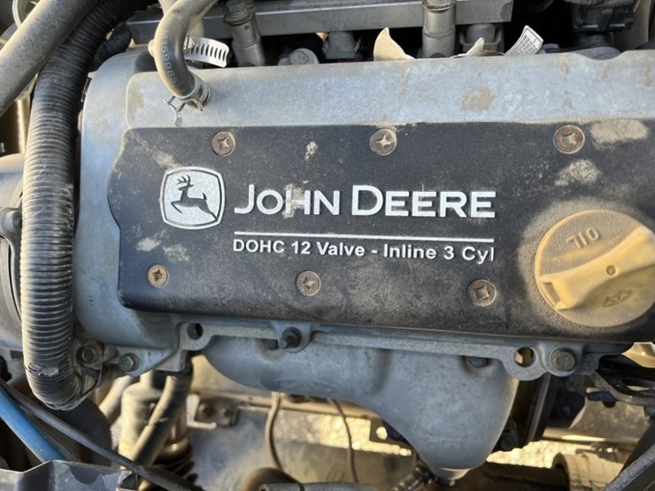 2010-john-deere-gator-image-13