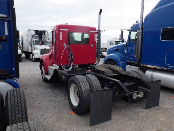 2011-kenworth-t370-image-9