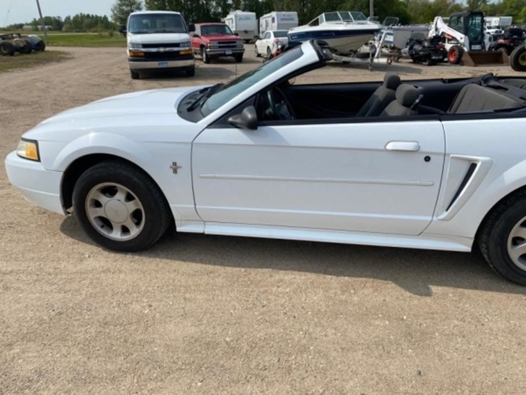2000-ford-mustang-mach-e-image-11