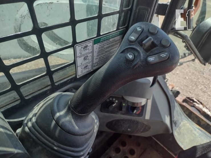 2020-bobcat-t590-image-10