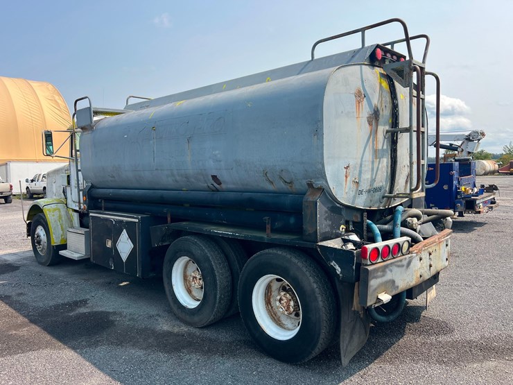1999-peterbilt-378-image-4