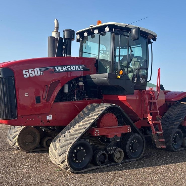 2015 VERSATILE 550DT