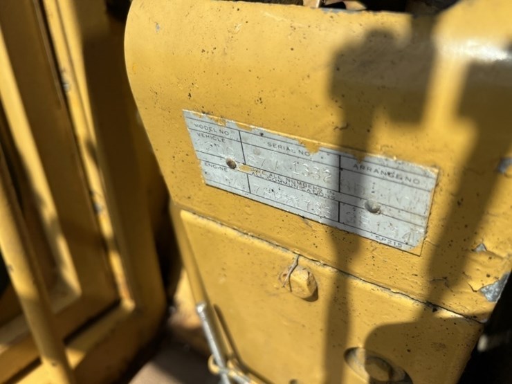 caterpillar-120-image-27