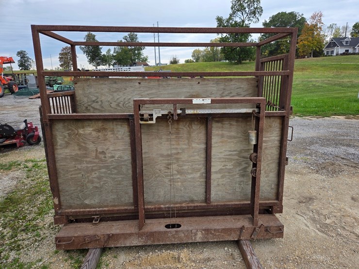 paul-1600-livestock-scales-image-2