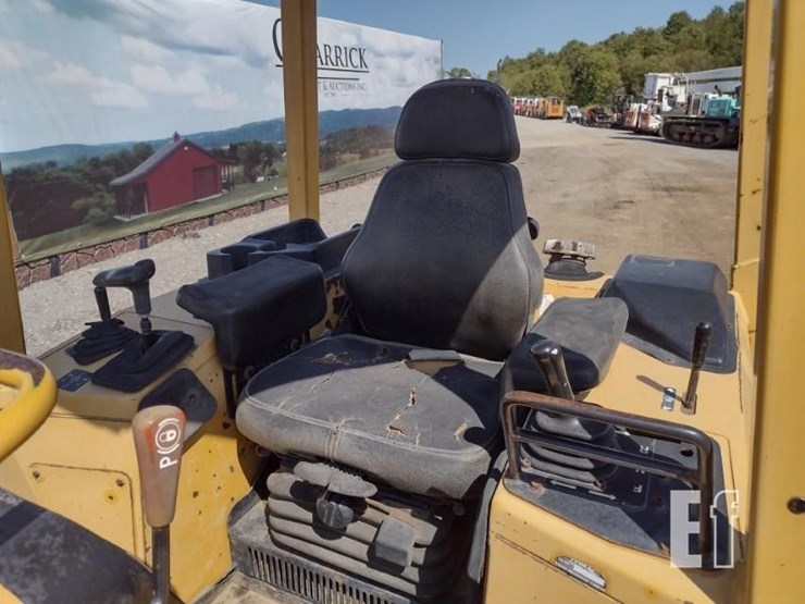 2000-deere-550h-lt-image-12