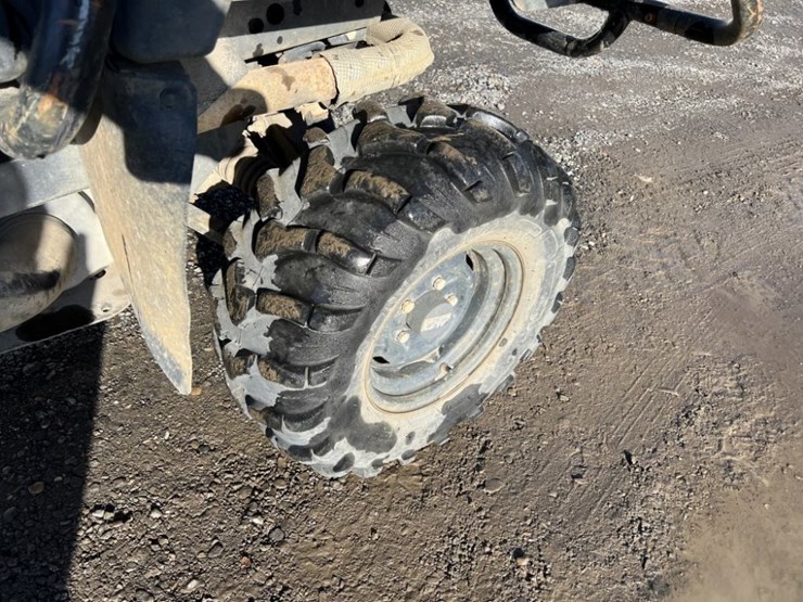 2010-john-deere-gator-image-18