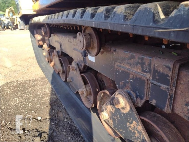 2014-morooka-mst800vd-image-14