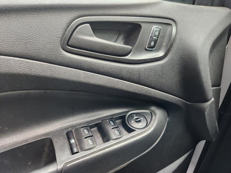 2014-ford-escape-image-38