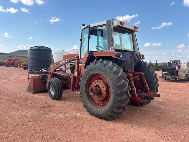 1979-international-1086-tractor-image-9