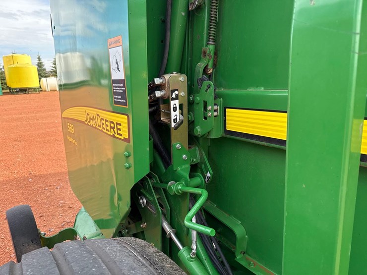 2014-john-deere-569-image-10