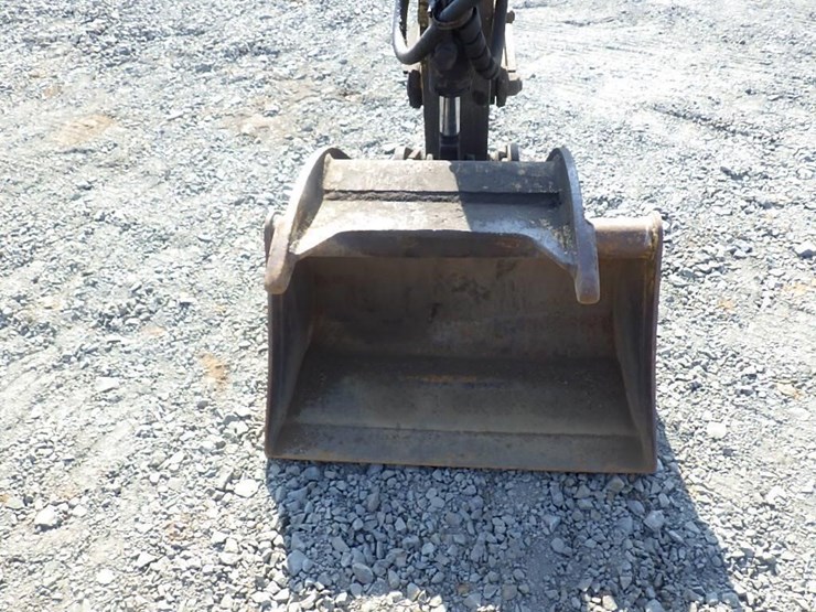 yanmar-vio30-image-11