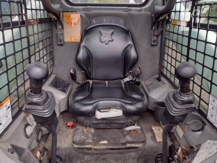 2015-bobcat-s650-image-12