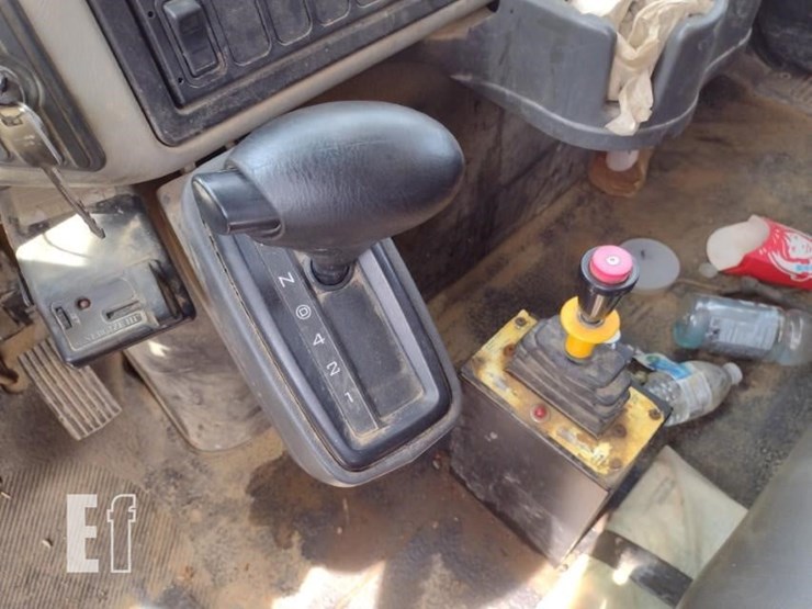 2018-international-durastar-4300-image-12