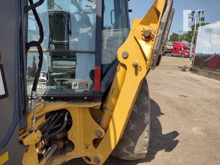 2017-deere-310sl-image-36