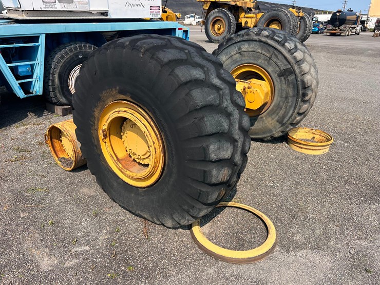 deere-400e-image-2