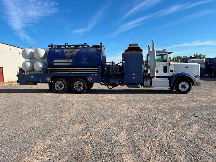 2013-peterbilt-367-image-6