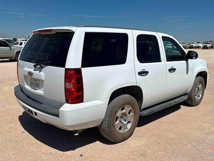 2013-chevrolet-tahoe-image-2