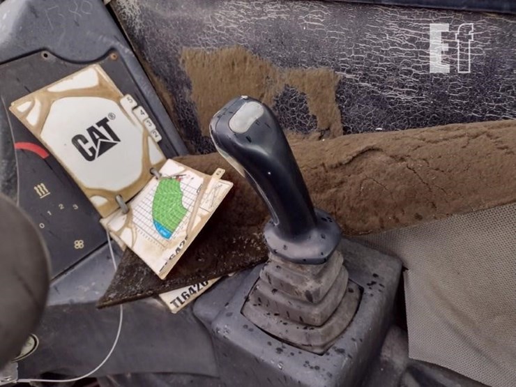 2013-caterpillar-tl642c-image-9