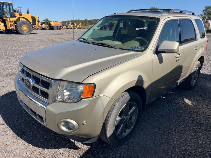 2011-ford-escape-image-1