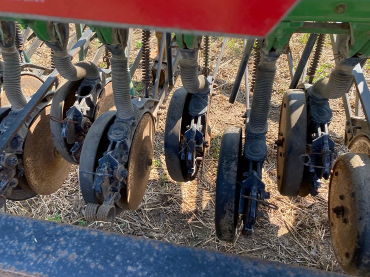 john-deere-8300-image-11