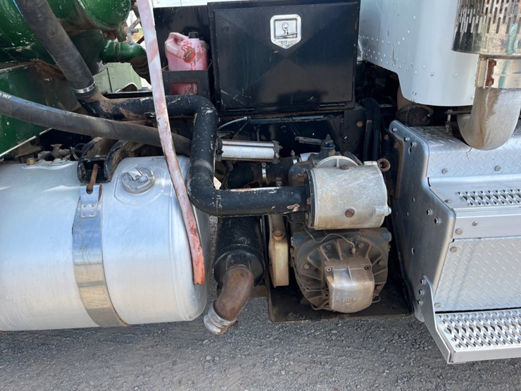 2013-peterbilt-388-image-18
