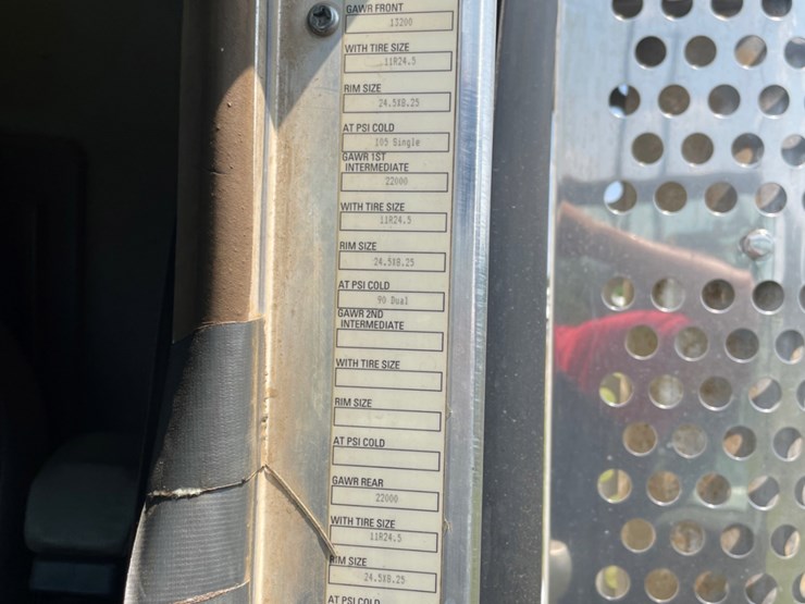 2018-kenworth-w900-image-12
