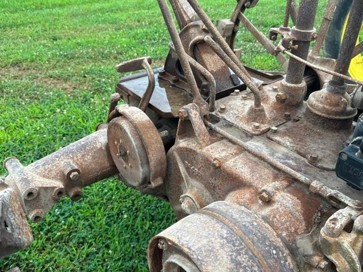 john-deere-b-image-6