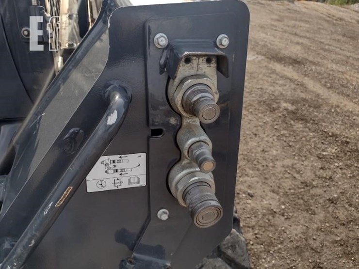 2020-deere-324g-image-15