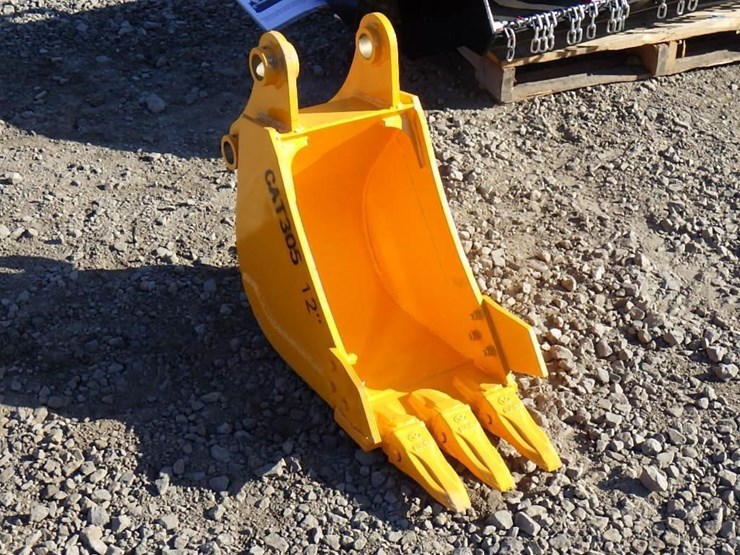 giyi-excavator-bucket-w/-teeth-12"-image-4