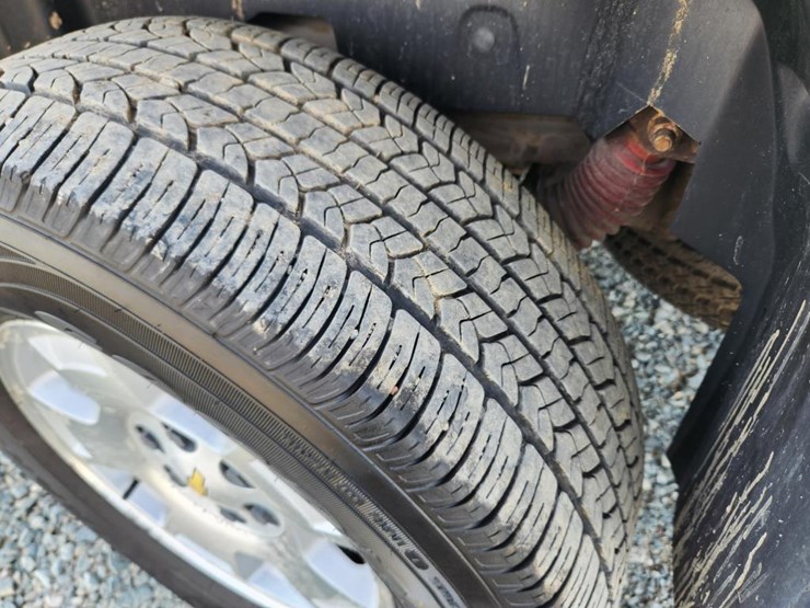 2013-chevrolet-tahoe-image-39