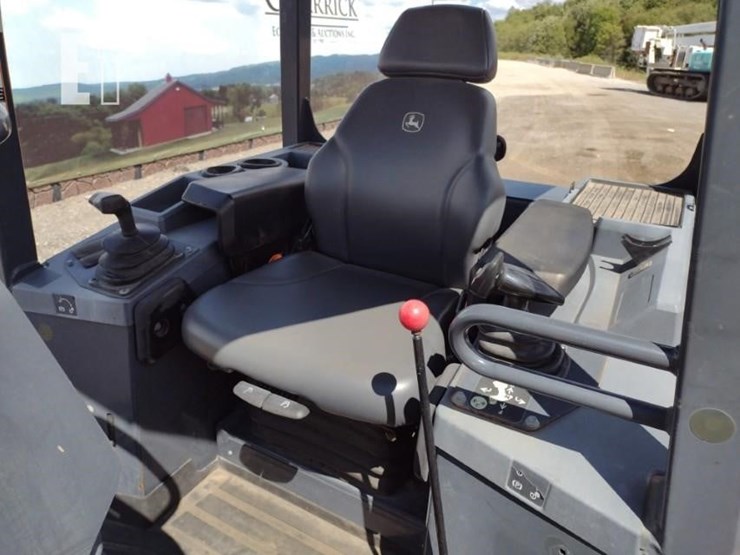 2022-deere-450k-image-13