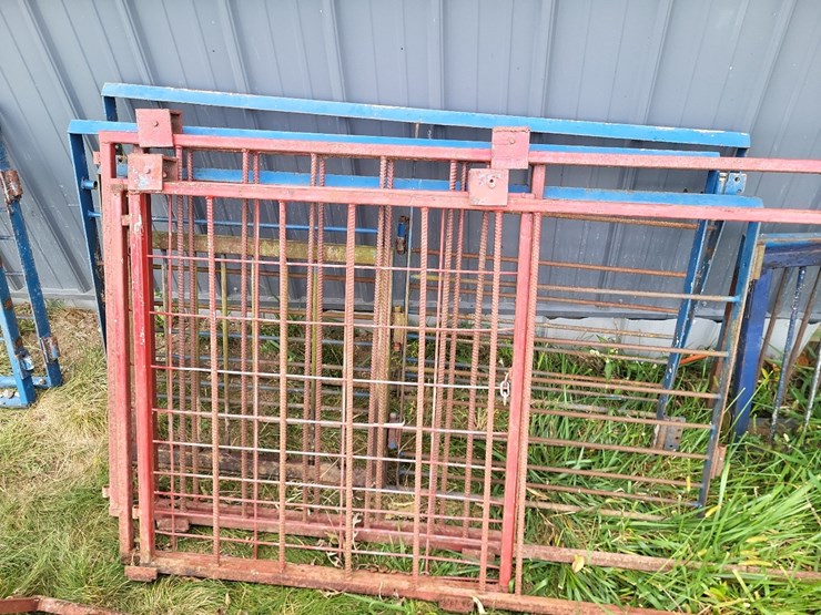(7)-walk-through-front-livestock-gates---tag-#342-image-5