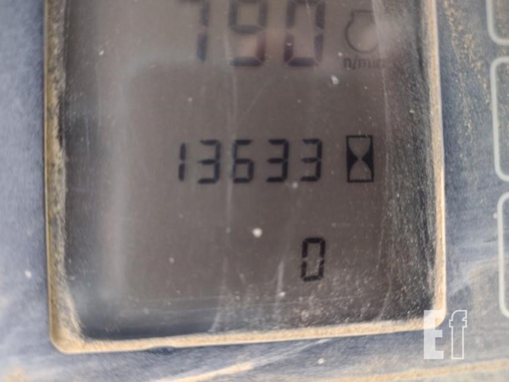 2005-deere-300d-image-6