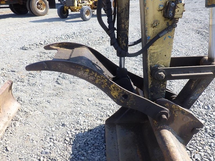 yanmar-vio30-image-10