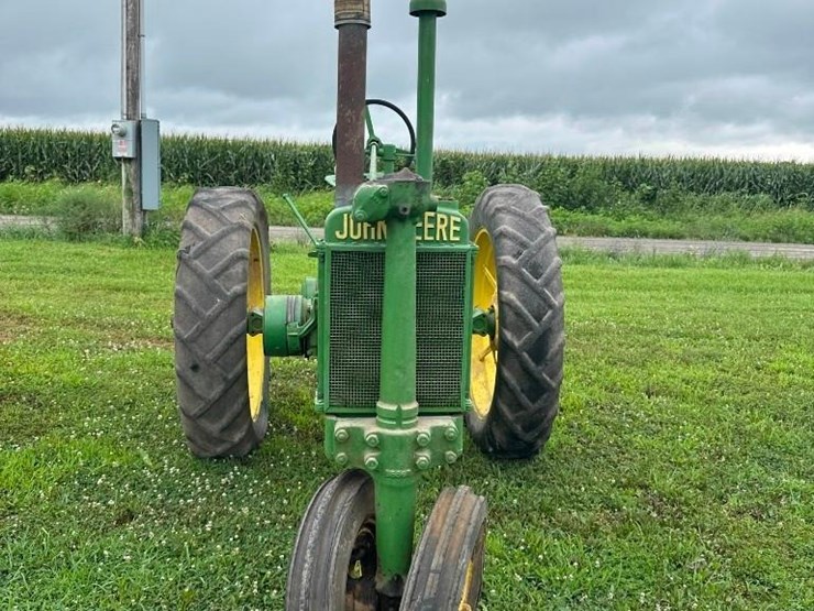 john-deere-b-image-3