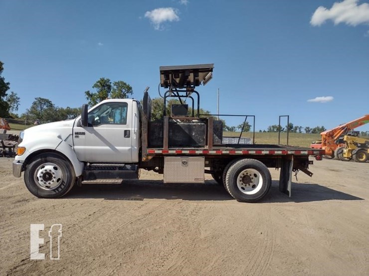 2015-ford-f650-image-1