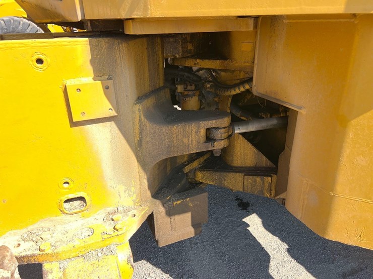 caterpillar-825b-image-9
