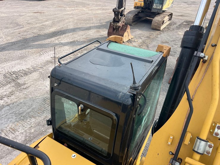 caterpillar-374d-l-image-20