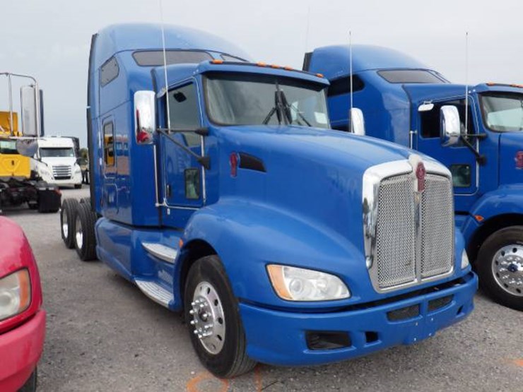 2014-kenworth-t660-image-3