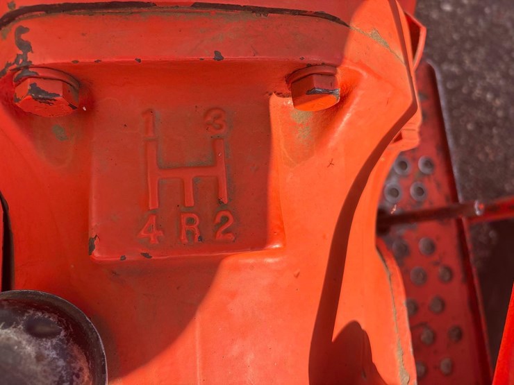 allis-chalmers-d15-tractor-image-15