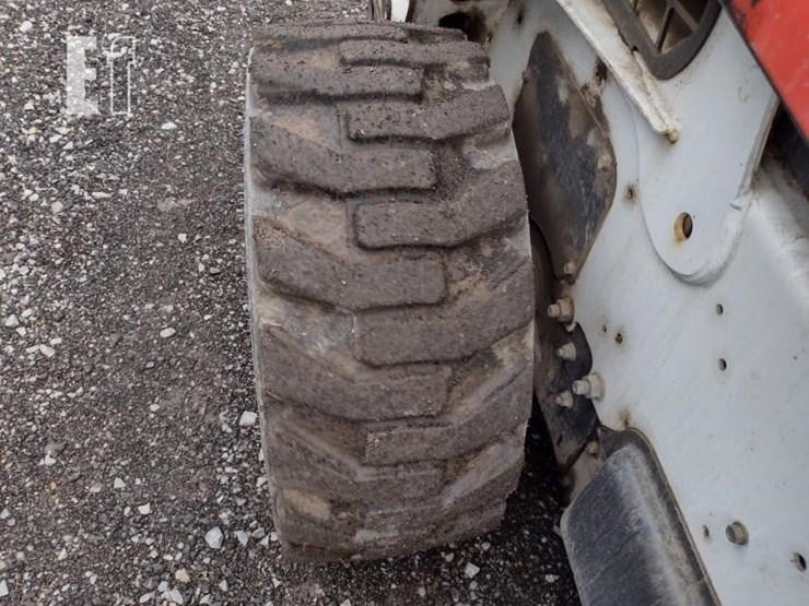 2015-bobcat-s650-image-21