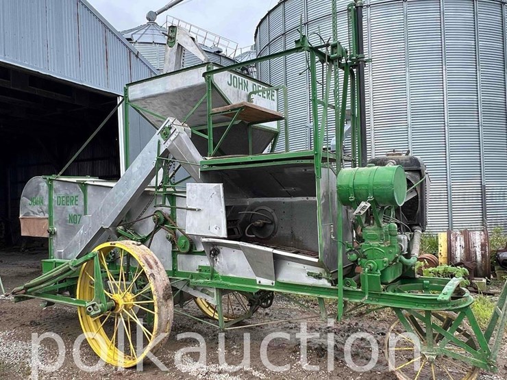 john-deere-7-image-1