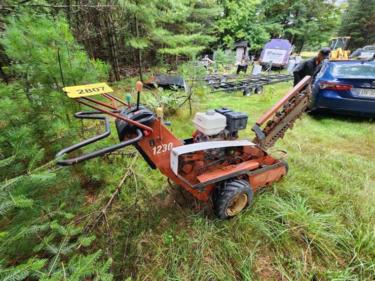 ditch-witch-1230-image-3