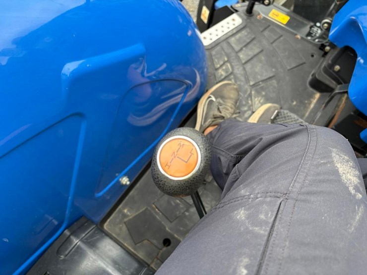 2019-new-holland-workmaster-95-image-31