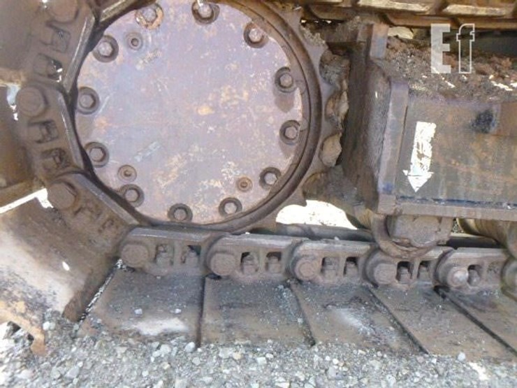 2011-deere-225d-lc-image-25