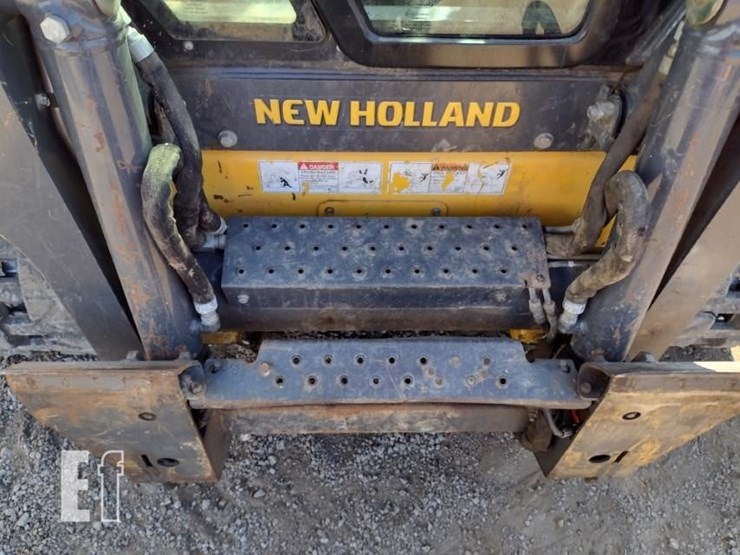 2015-new-holland-c232-image-16