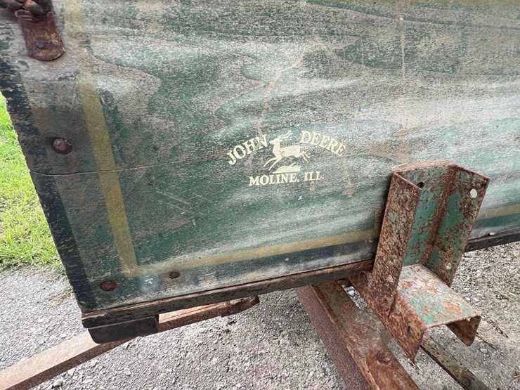 john-deere-wooden-sided-wagon-image-2