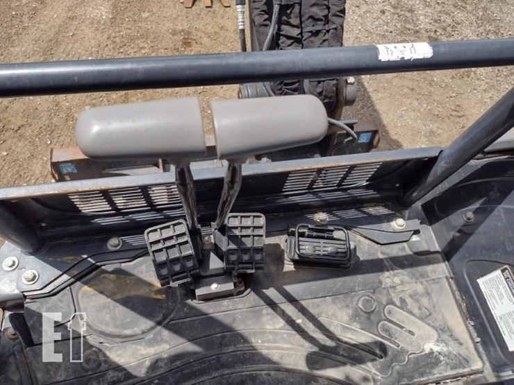 2021-deere-26g-image-9