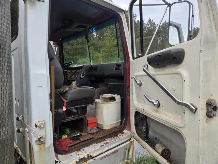 1988-ford-l8000-image-12