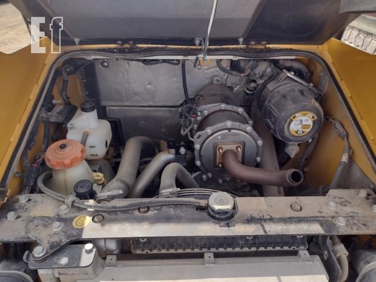2022-deere-317g-image-38